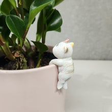 Load image into Gallery viewer, White Cat Pot Hanger 3cm