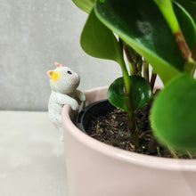 Load image into Gallery viewer, White Cat Pot Hanger 3cm